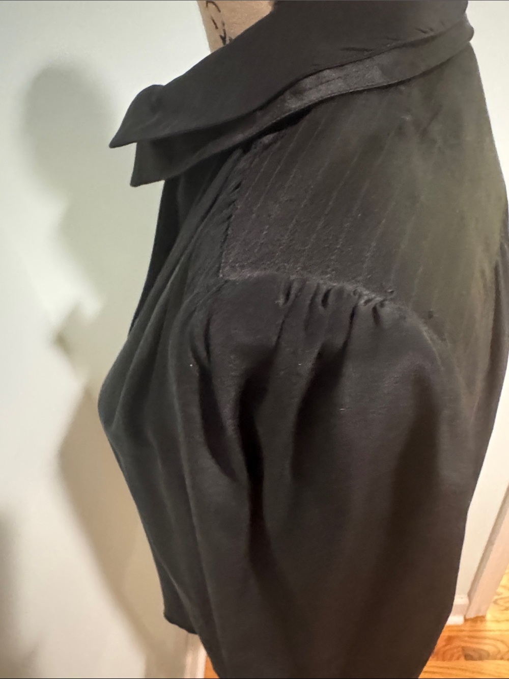 Vintage silk Francesca of Damon Black Long-Sleeve Collared Women's Blouse - Picture 8 of 13